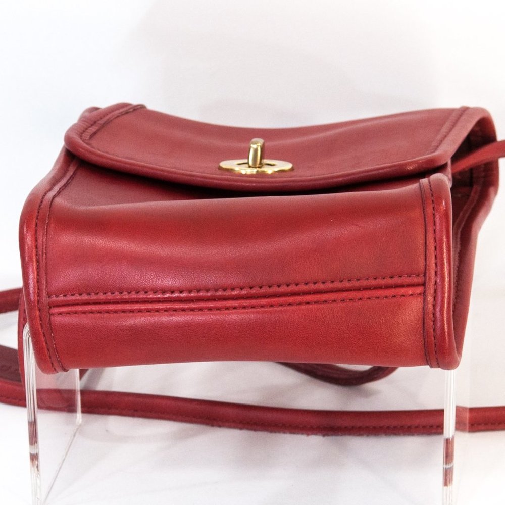 Coach Vintage Red Scooter Swing Pack  (L5D 9893) - Picture 7 of 10